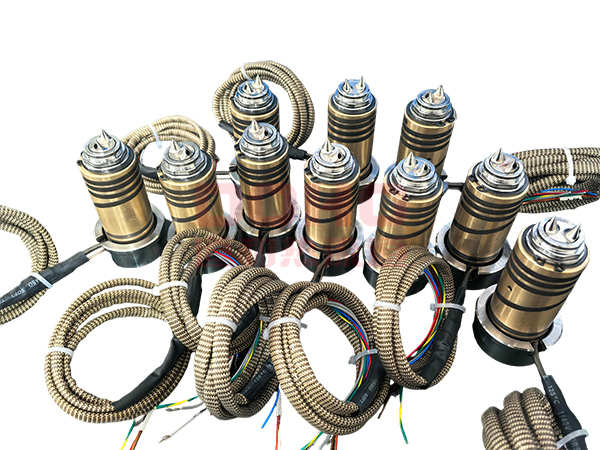 Multi nozzle hot runner