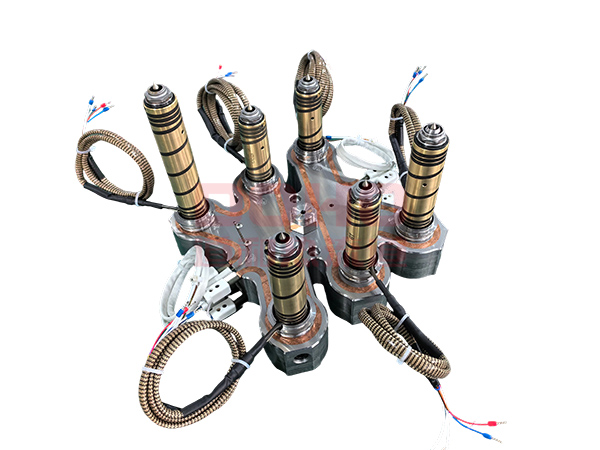 One out of six machine casing hot runner